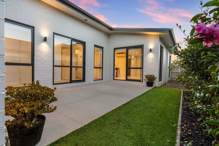 Photo of property in 72 Te Napi Drive, Takanini, 2112