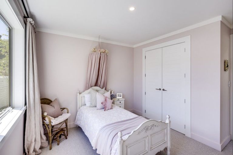 Photo of property in 12 Taruna Place, Havelock North, 4130