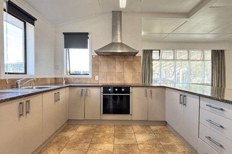 Photo of property in 17 Cambridge Terrace, Papatoetoe, Auckland, 2025