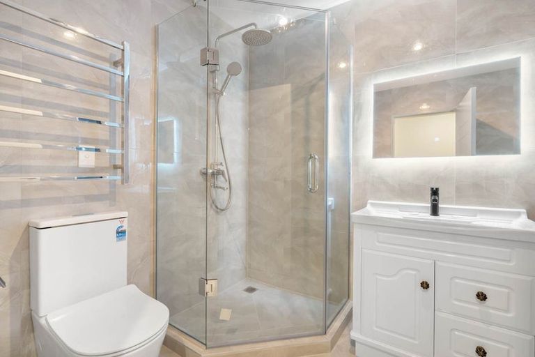 Photo of property in 18 Skua Road, Hobsonville, Auckland, 0616