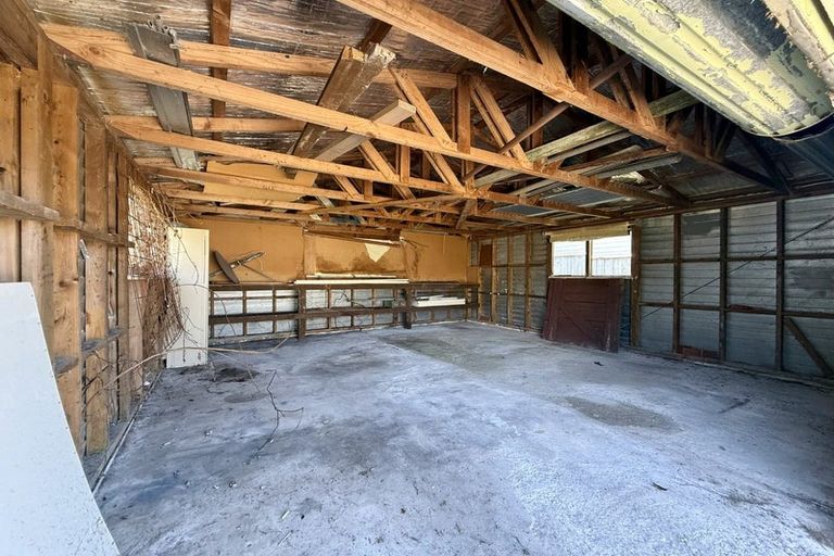 Photo of property in 12 Davis Grove, Wainuiomata, Lower Hutt, 5014