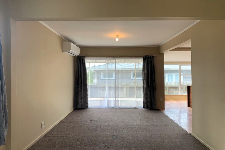 Photo of property in 3 Nile Road, Kelston, Auckland, 0602