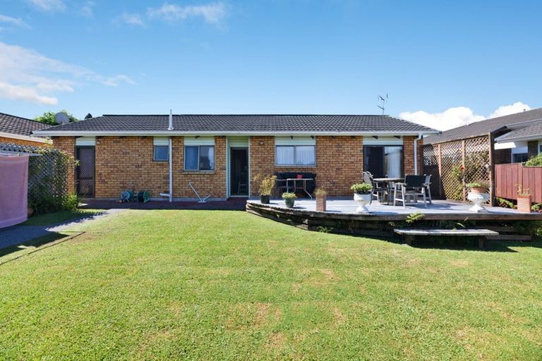 Photo of property in 4 Chablis Place, Henderson, Auckland, 0612
