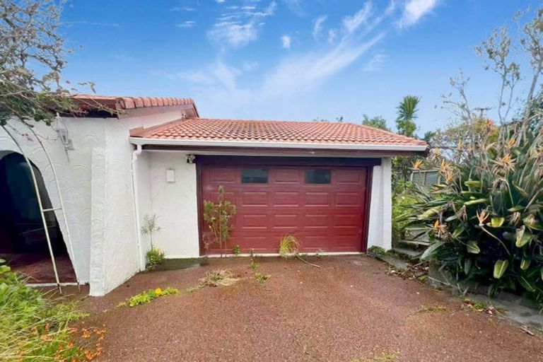 Photo of property in 56 Balmain Road, Chatswood, Auckland, 0626