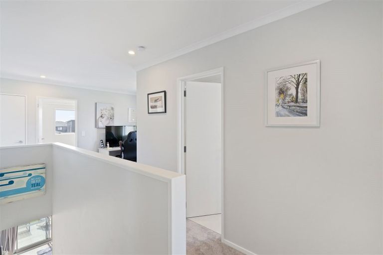 Photo of property in 2 Briddock Way, Swanson, Auckland, 0614
