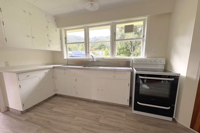 Photo of property in 56 Kamahi Street, Stokes Valley, Lower Hutt, 5019