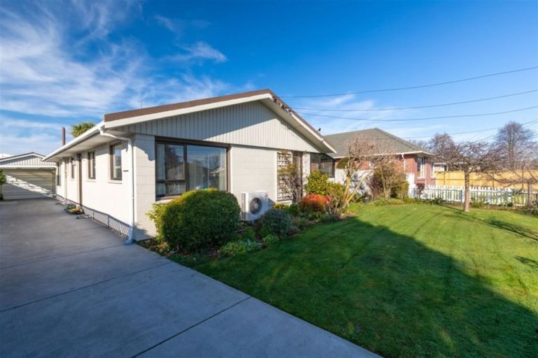 Photo of property in 8 Erin Crescent, Mairehau, Christchurch, 8013