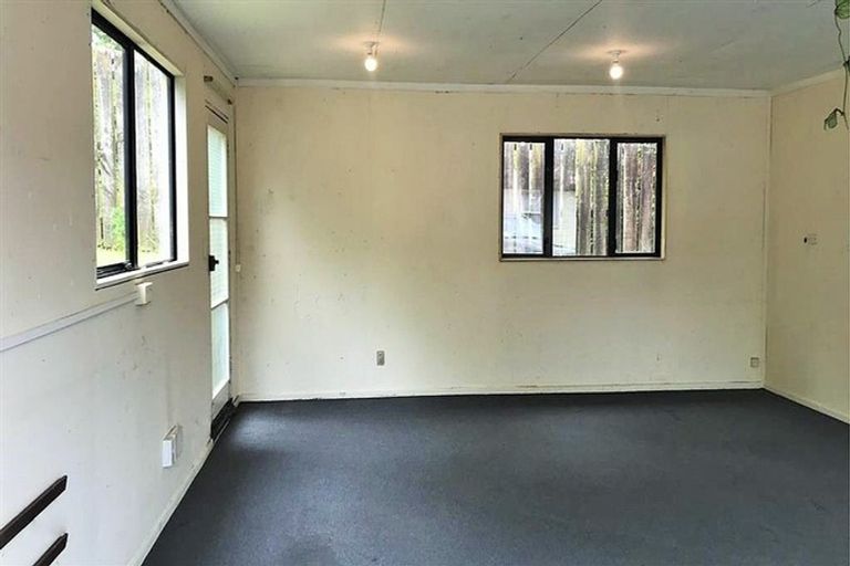 Photo of property in 26 Tudor Road, Henderson, Auckland, 0610