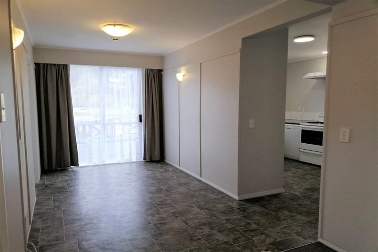 Photo of property in 6 Holborn Drive, Stokes Valley, Lower Hutt, 5019