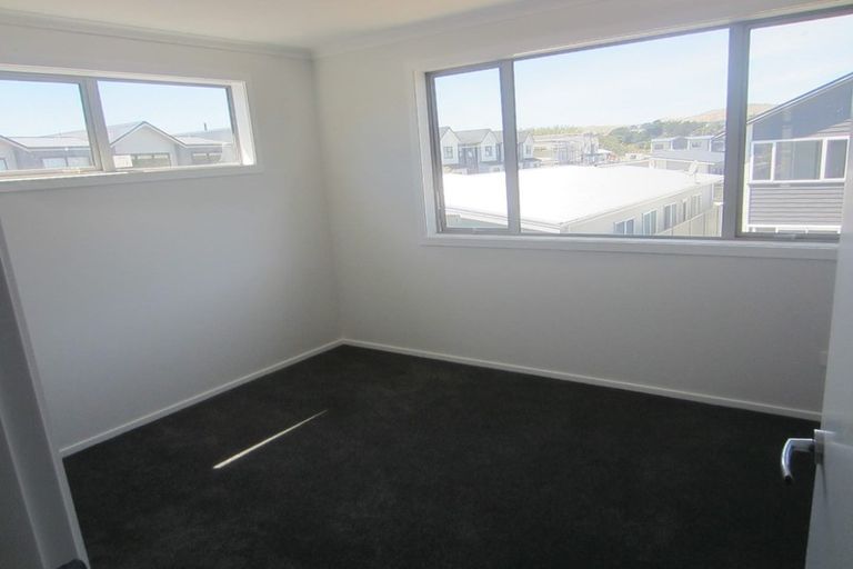 Photo of property in 21 Kaki Drive, Kenepuru, Porirua, 5022