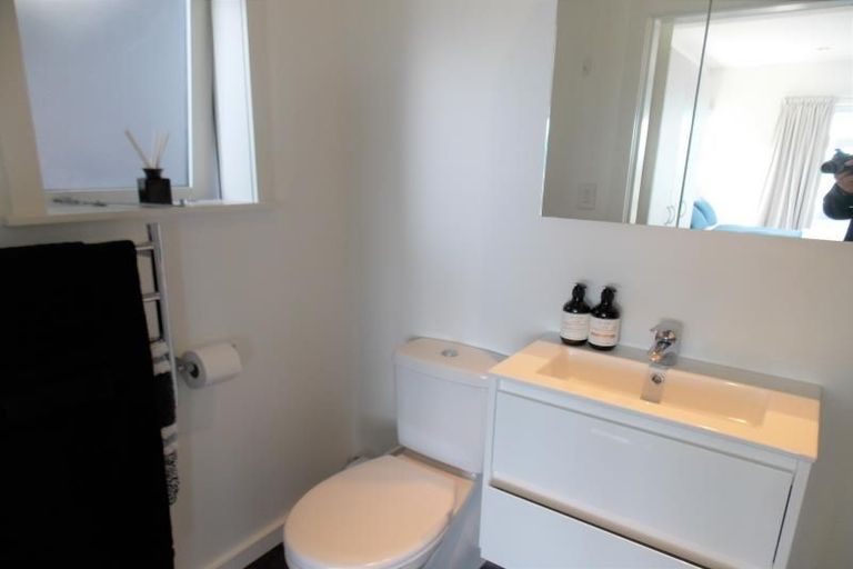 Photo of property in 1a Clive Road, Khandallah, Wellington, 6035