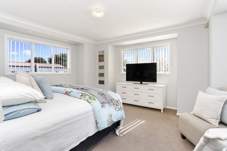 Photo of property in 3 Muir Avenue, Mangere Bridge, Auckland, 2022