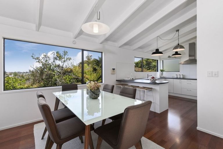 Photo of property in 1/9 Reynolds Place, Torbay, Auckland, 0630