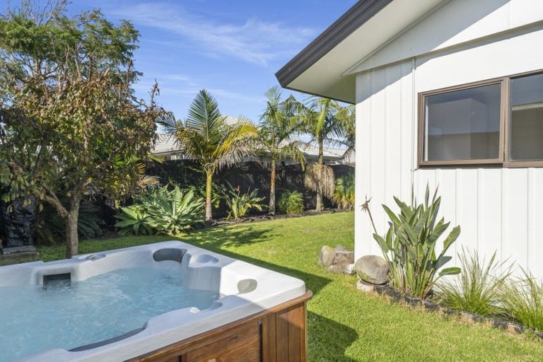 Photo of property in 2/4 Mardi Place, Mount Maunganui, 3116