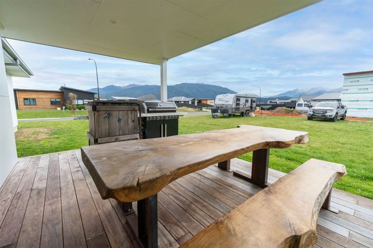 Photo of property in 35 Pounamu Drive, Te Anau, 9600