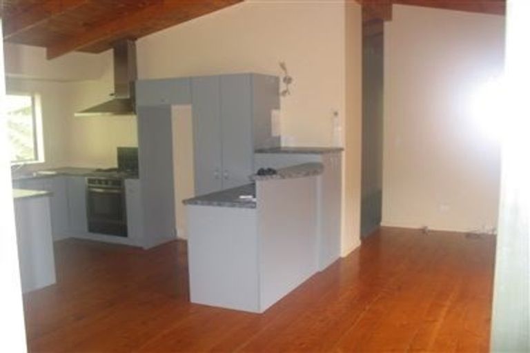 Photo of property in 90 Braemar Road, Castor Bay, Auckland, 0620