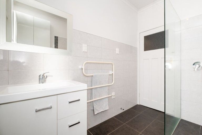 Photo of property in 900 Caroline Road, Mayfair, Hastings, 4122