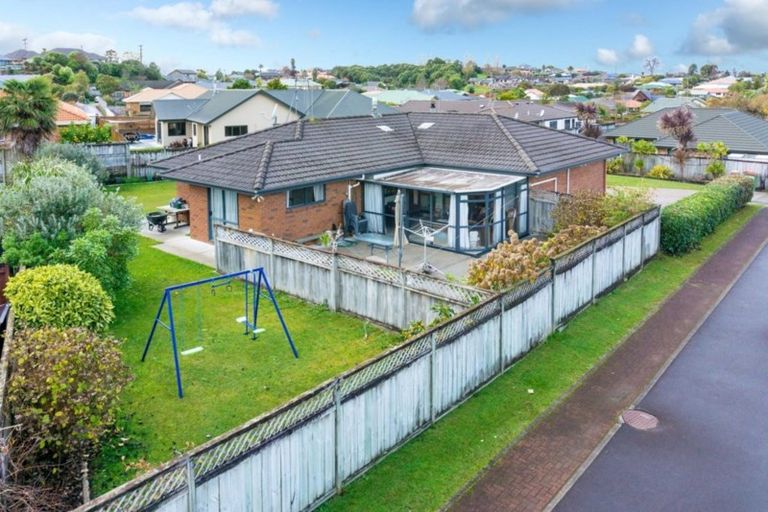 Photo of property in 6 Limousin Place, Grandview Heights, Hamilton, 3200