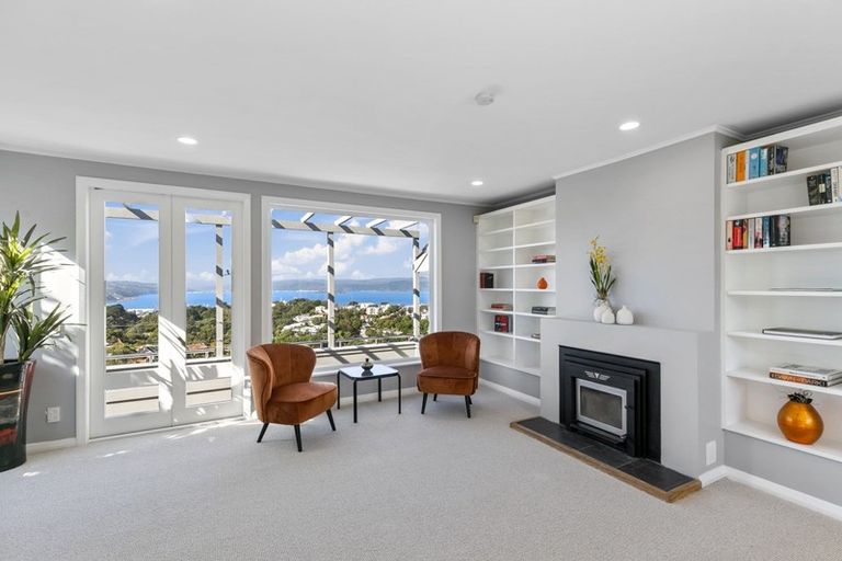 Photo of property in 22 Fairview Crescent, Kelburn, Wellington, 6012