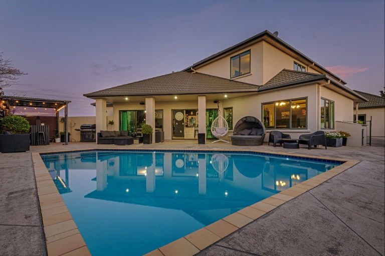 Photo of property in 6 Banksia Grove, Milson, Palmerston North, 4414