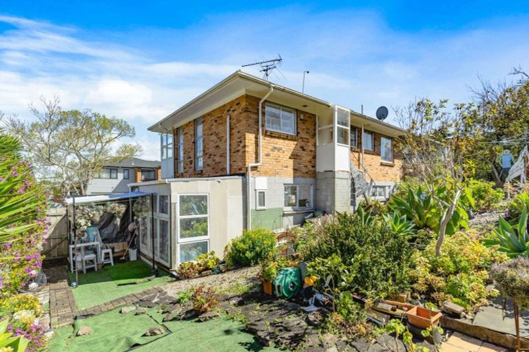 Photo of property in 2/2b Yeoman Place, Howick, Auckland, 2014