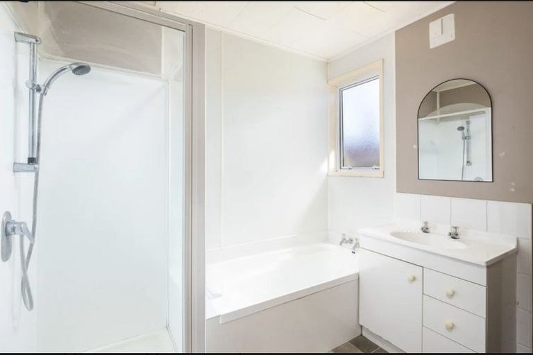 Photo of property in 16b Te Mete Terrace, Merrilands, New Plymouth, 4312