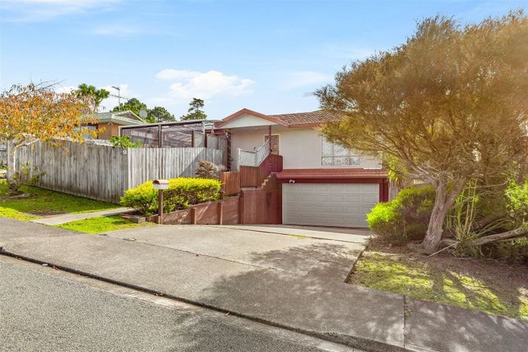 Photo of property in 51 Broadfield Street, Massey, Auckland, 0614