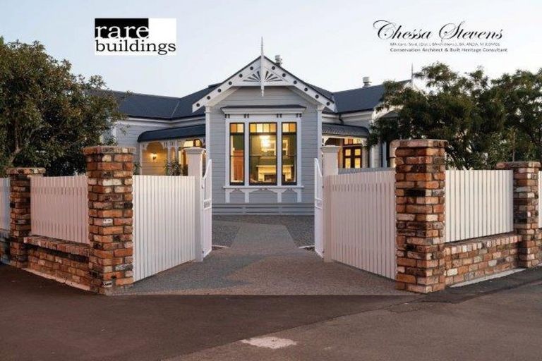 Photo of property in 260-262 High Street North, Carterton, 5713