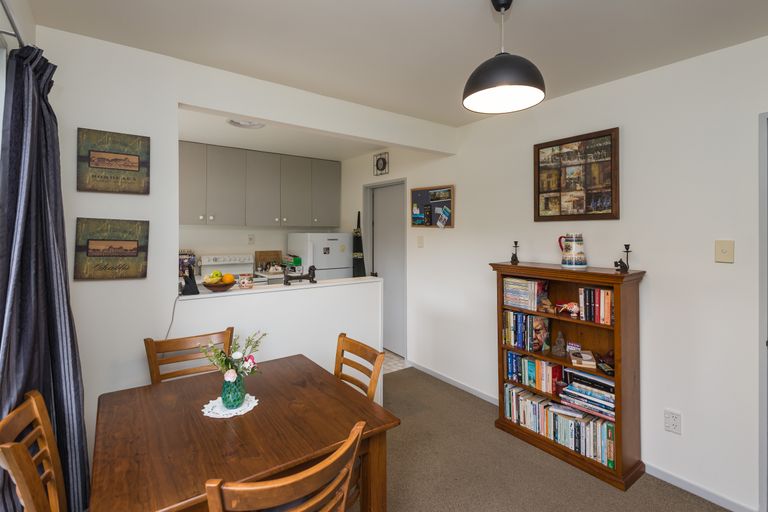 Photo of property in 2/90 Proctor Street, Papanui, Christchurch, 8053