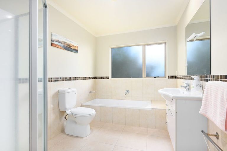 Photo of property in 70 Clover Drive, Henderson, Auckland, 0610