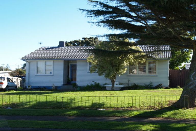 Photo of property in 22 Courtenay Crescent, Mangere East, Auckland, 2024