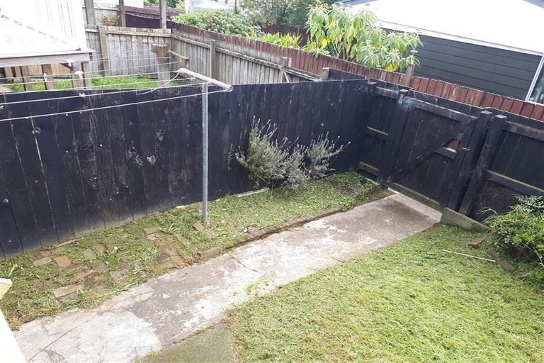 Photo of property in 5/174 Birkdale Road, Birkdale, Auckland, 0626