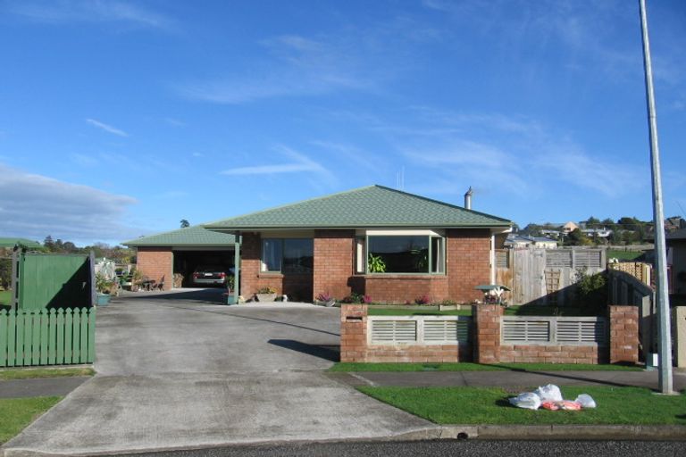 Photo of property in 6 Almond Grove, Feilding, 4702