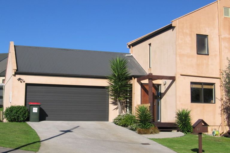 Photo of property in 12 View Ridge Drive, Ranui, Auckland, 0612