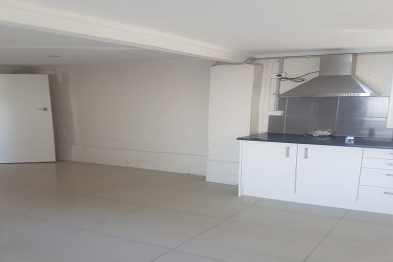 Photo of property in 20 Woodford Avenue, Henderson, Auckland, 0610