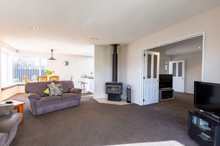 Photo of property in 2 Forest Drive, Parklands, Christchurch, 8083