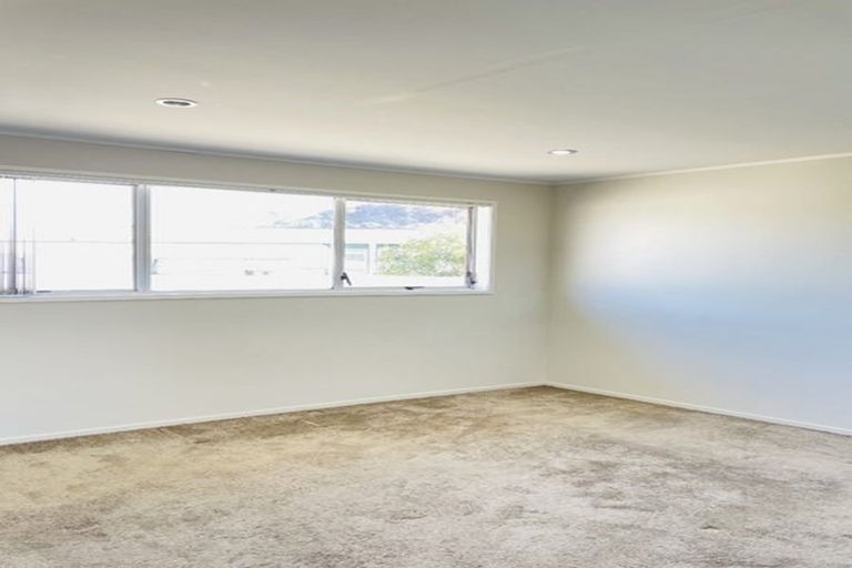 Photo of property in 16 Nan Place, Pakuranga Heights, Auckland, 2010