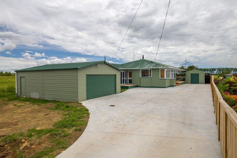 Photo of property in 11 Orchard East Road, Ngatea, 3503