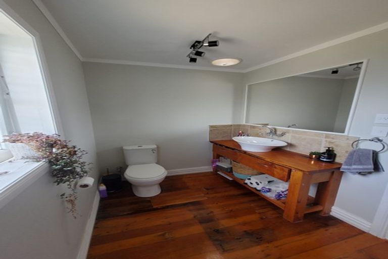 Photo of property in 57a Springs Road, Parakai, 0830