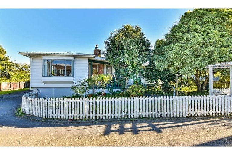 Photo of property in 52 Wedgwood Avenue, Mangere East, Auckland, 2024