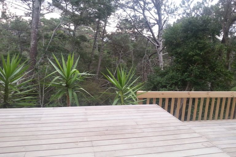Photo of property in 5 Saddleback Rise, Murrays Bay, Auckland, 0630