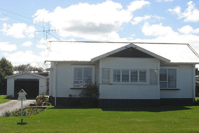 Photo of property in 7 Ngahina Street, Marton, 4710