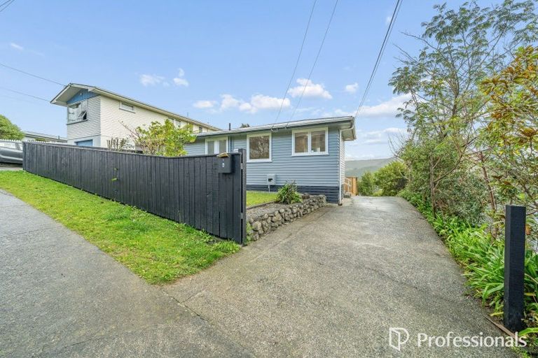 Photo of property in 4 Lord Street, Stokes Valley, Lower Hutt, 5019
