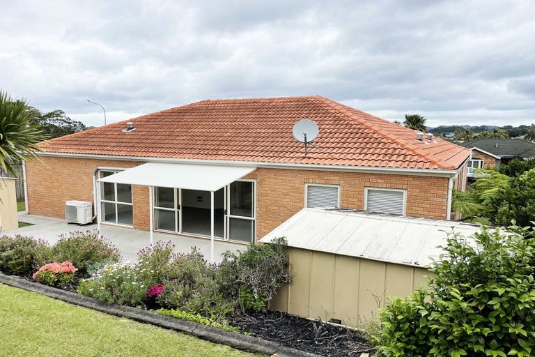 Photo of property in 19 San Bernadino Drive, Henderson, Auckland, 0612