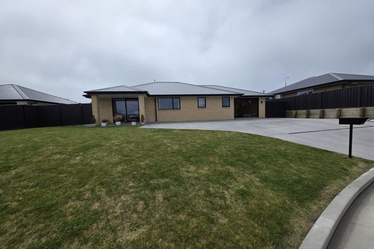 Photo of property in 13 Royal Oak Crescent, Holmes Hill, Oamaru, 9401