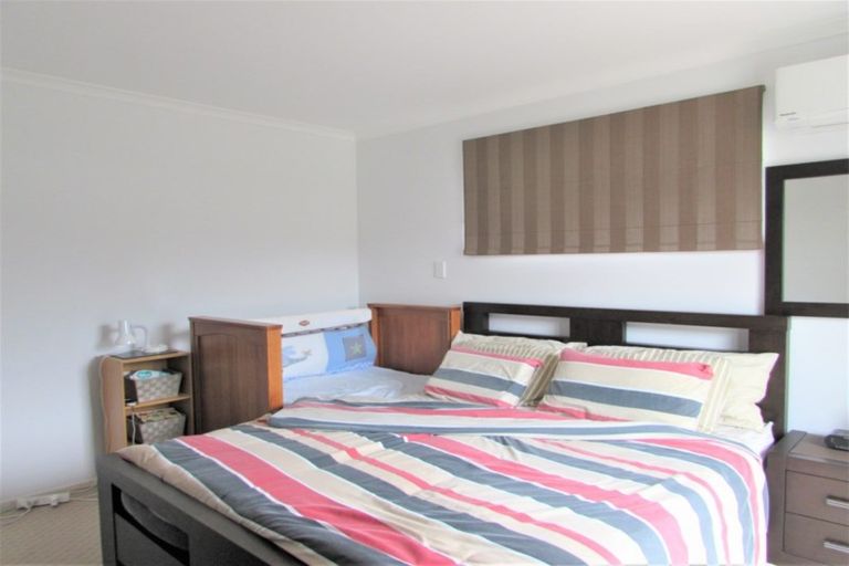 Photo of property in 42 Sunstone Crescent, Brown Owl, Upper Hutt, 5018