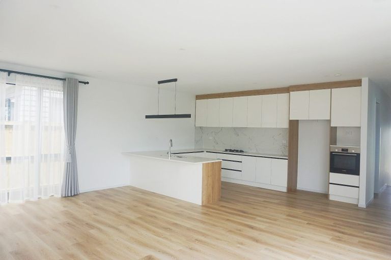 Photo of property in 1 Kea Road, Silverdale, 0932