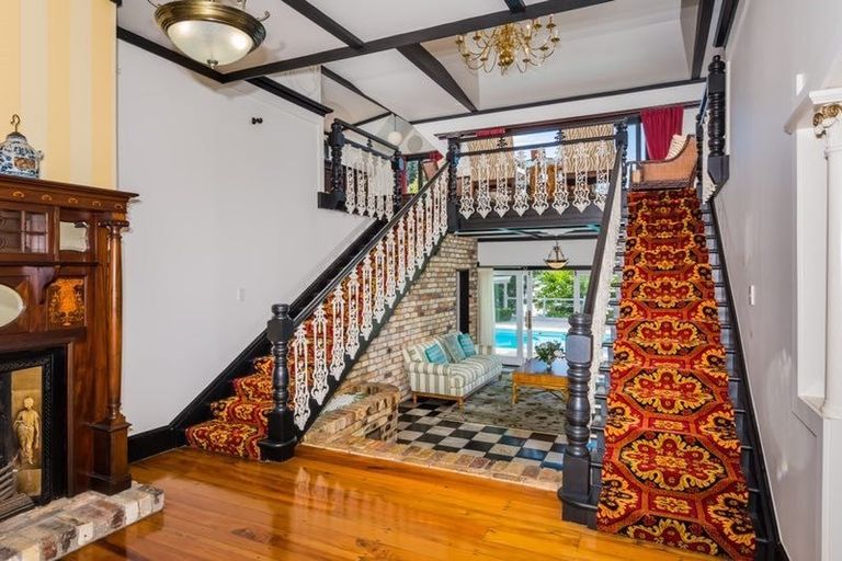 Photo of property in 15 Norwood Road, Bayswater, Auckland, 0622