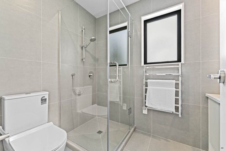 Photo of property in 2/58 Waipani Road, Te Atatu Peninsula, Auckland, 0610