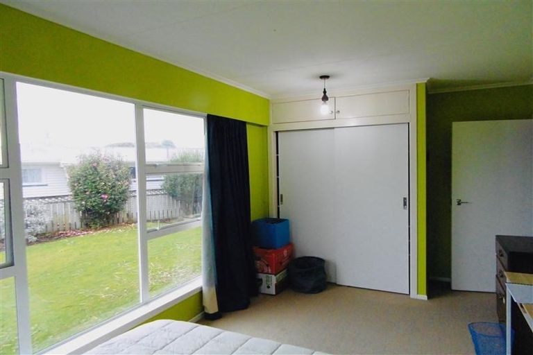 Photo of property in 28 Budleigh Street, Frankleigh Park, New Plymouth, 4310